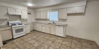 Welcome home to 3112 Potter, updated, for rent *Move in Special - $0 Deposit option* - Please read the full description* Gallery 5