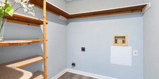 1213 Hanover Place Gallery 13