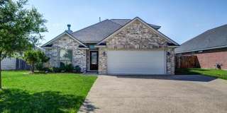AUGUST 2027 PRE-LEASE! Beautiful 5 Bed/4 Bath House in South College Station! Gallery 1