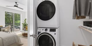 Solis Midtown Gallery 15