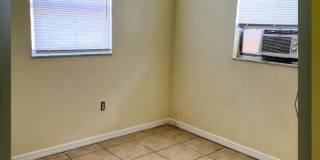 1605 Shadow Ln Gallery 1