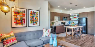 The Curve at Melrose Gallery 7