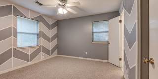 Charming 3-Bed, 1.5-Bath Home with 2-Car Garage Near NW 23rd & MacArthur Gallery 18