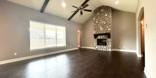 Gorgeous Home with Vaulted Ceilings and Large Fenced Yard! Spacious 3 Bedroom and 2 Bath Home! Gallery 12