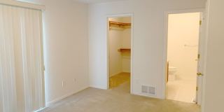 East Anchorage Townhouse with Yard, Garage, and W/D In unit! Close to JBER! Gallery 9