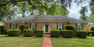 Beautiful home with over 2k square feet! Gallery 1