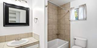 Charming house for rent, with laundry machines included and fenced yard. Gallery 16