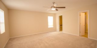 Spacious, Beautiful 3 BR, 2.5 bath with fenced in yard! Gallery 9