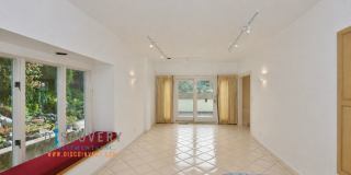 Traditional Six Bedroom Home with Exceptional SF Bay Views with In Law Unit Gallery 15