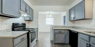 3 bedroom 2.5 bath - NW Highway and Rockwell Gallery 9
