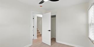 427 N Waverly Street Gallery 22