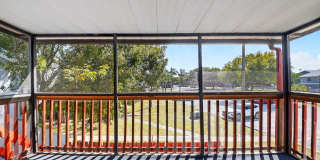 18 CROSSINGS Circle Gallery 8