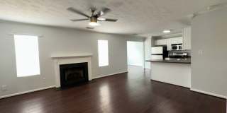 Lovely Single Family House! All Electric, Garage, Deck, Privacy Fenced Backyard, Pets Ok! Gallery 4