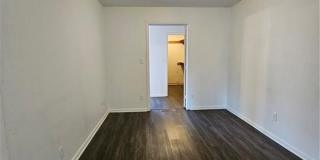 2bd/1bth Duplex in Kent with detached garage Gallery 12