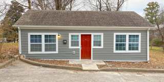 2 Bedroom and 1 Bath Cottage with private parking and large back yard. Gallery 1