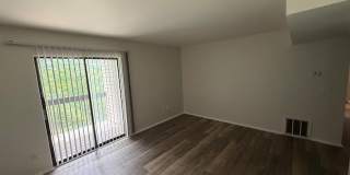 3745 Southway Dr - Apt 32 Gallery 1