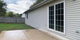 Quiet Comfort & Everyday Convenience at 1622 Iowa St Apartments Gallery 1