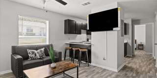 2114 Main St Gallery 1