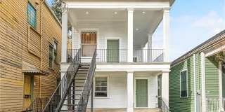 323 S SCOTT Street Gallery 1