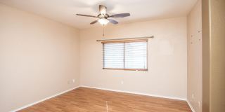 44629 W Santa Fe Avenue Gallery 22