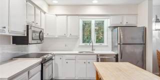 73 Beach Road Gallery 10