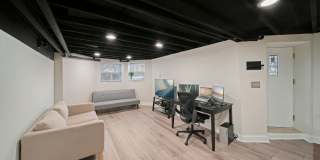 5009 West Montrose Avenue Gallery 1