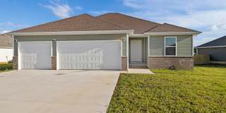 Newly built 3 bedroom rental in Republic with a fully fenced in yard! Gallery 1