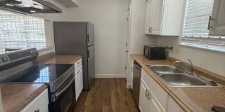 2BD 2.5BA FURNISHED CONDO WITH WATER INCLUDED Gallery 6