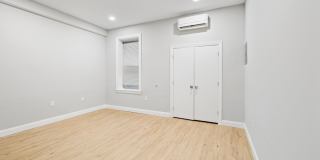 306 W Franklin Gallery 35