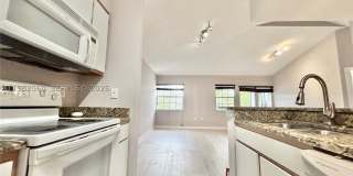 2811 N Oakland Forest Dr Gallery 7