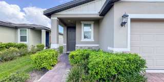 3 Bedroom 2 Bath with Double Car Garage in Poinciana! Gallery 5