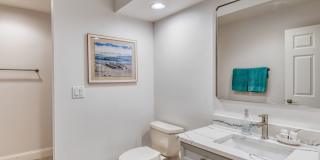Luxury 4-bedroom - 4 bath with garage Gallery 29