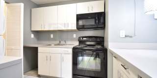 Prime Rental: Spacious 2-Bed, 2-Bath In Carmel Lakes Gated Community Gallery 13