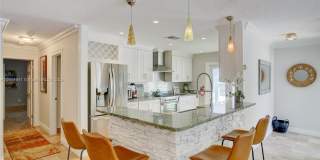 309 Oak St Gallery 33