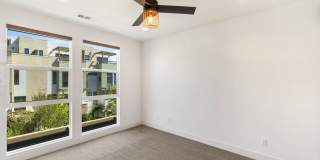 Gorgeous 4 Story Townhome Available in the Highly Desired 17 West Community! Gallery 29