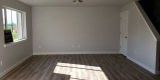Spacious Springville Townhome Gallery 5