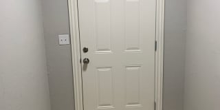 Remodeled 3 Bedroom near Moore Gallery 6