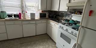 Spacious 3 bedroom, 1 bathroom House Spacious 3 bedroom, 1 bathroom House Gallery 3