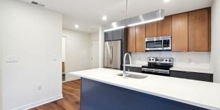 Graduate Pointe Gallery 86