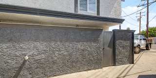 Gorgeous 2 Bed + Bonus Room | Large Private Yards | Resort Pool | 8 Weeks Free Rent! Gallery 23