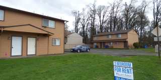 Rent Special: FREE First Full Month's Rent - 2 bed Townhome Gallery 1