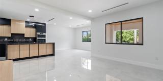 4800 SW 61st Ave Gallery 14