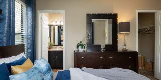 District at Hamilton Place Apartments Gallery 6