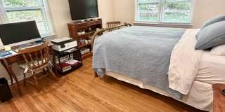 511 Roxbury Road Gallery 12