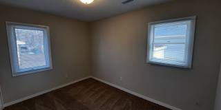 Pet Friendly, no weight/breed restrictions! Detached Garage! Gallery 12