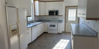 MOVE-IN SPECIAL! $500 OFF FIRST MONTH'S RENT! Large 4-Bedroom, 3-Bathroom House Gallery 3