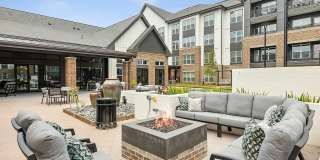 Everleigh Deerfield Age 55+ Apartment Homes Gallery 36