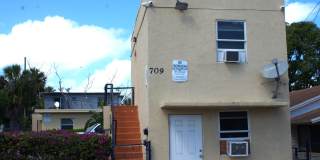 709 6TH Street Gallery 1