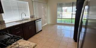 Camarillo - Four bedroom, 2.5 bathroom, plus loft Gallery 29