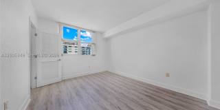 7501 E Treasure Dr Gallery 15